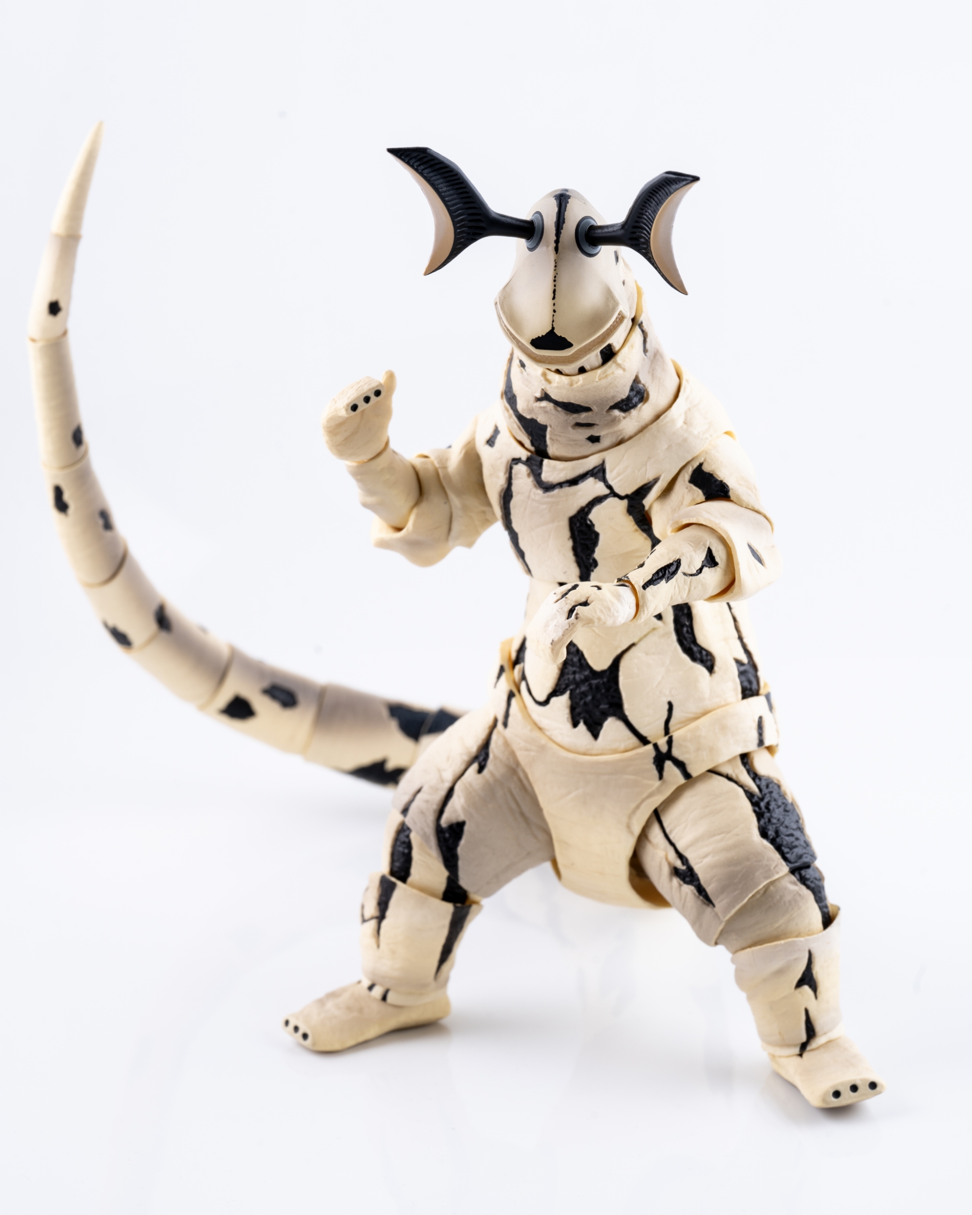 レビュー】S.H.figuarts エレキング : 関節フィギュア庫