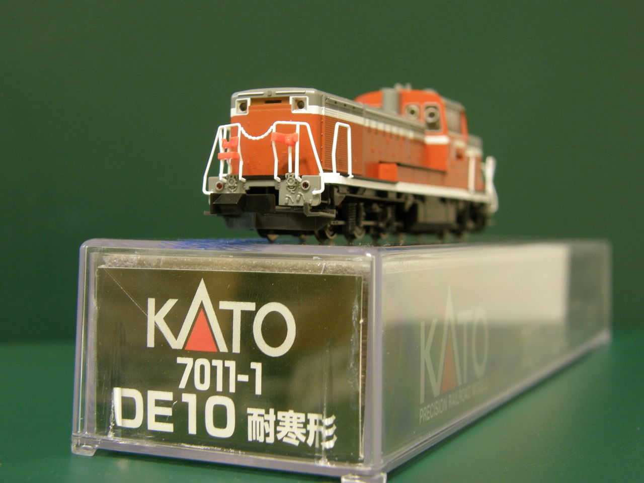 DE10 暖地形KATO・7011-2※テールライト点灯 - メルカリ