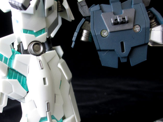 魂ネイション2013開催記念商品「ROBOT魂 ユニコーンガンダム 重塗装Ver