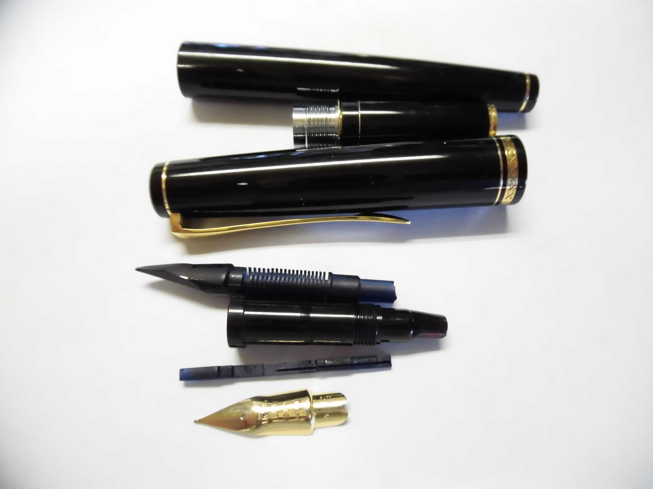 PILOT 初代 エラボー14K-585 ＜S・F＞ : 万年筆おやじの備忘録