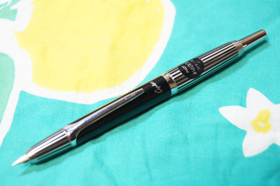 パイロット「キャップレス ストライプ蝕刻 C-400BS」レビュー