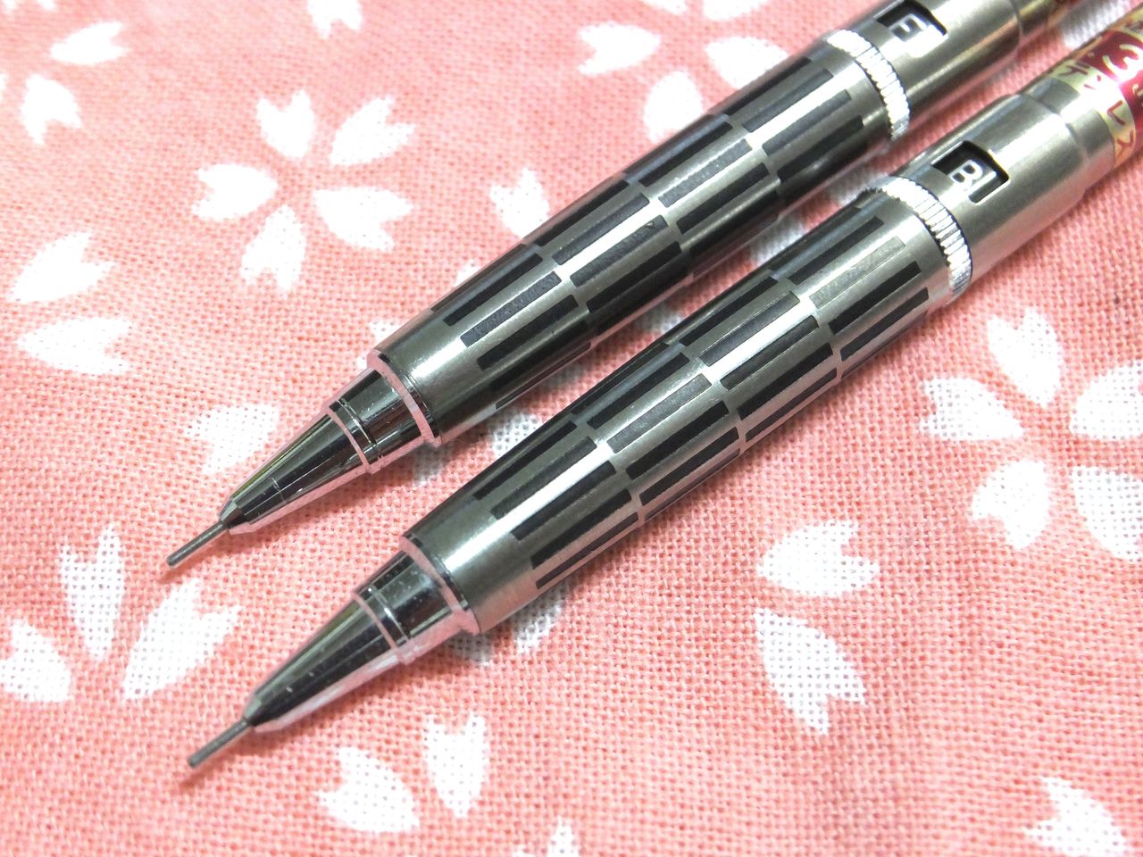 ニューマン「蝕刻 製図用ペンシル」レビュー : テーゲー日記 〜文具と