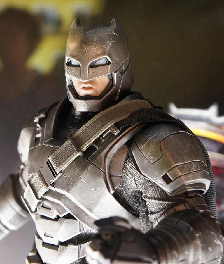 新品 アーマード・バットマン ブラック・クロム版 ホットトイズ