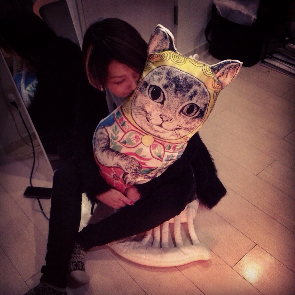 ヒグチユウコ ネコリョーシカ 特大クッション ヒグチユウコ 特大 猫の