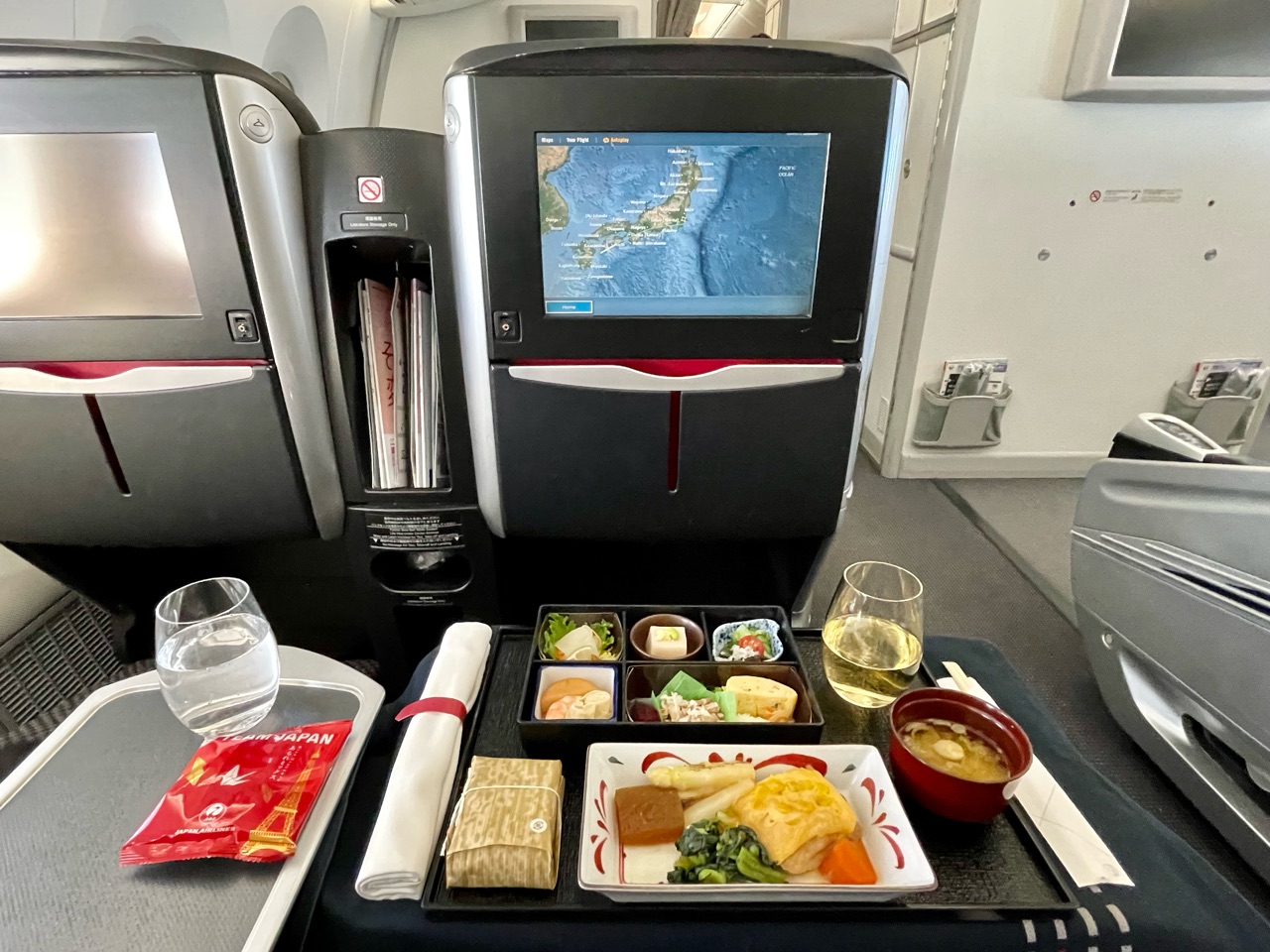 JAL ビジネスクラス機内食 成田ー台北桃園 2024年8月 : Ciel