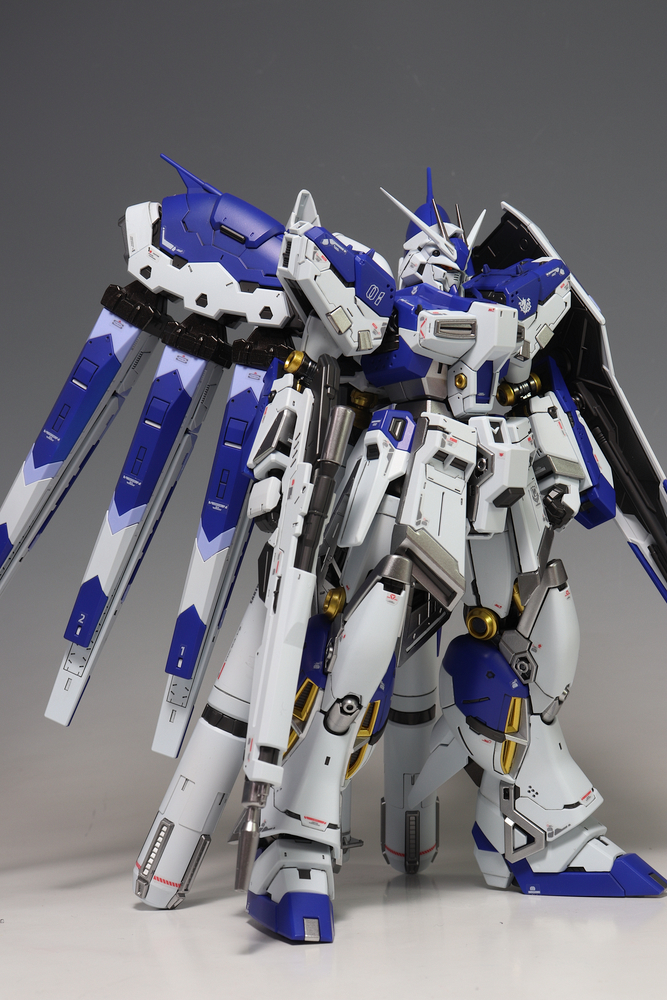 RG ガンプラ νガンダム 全塗装 完成品 ハイニューガンダムカラー RG Hi