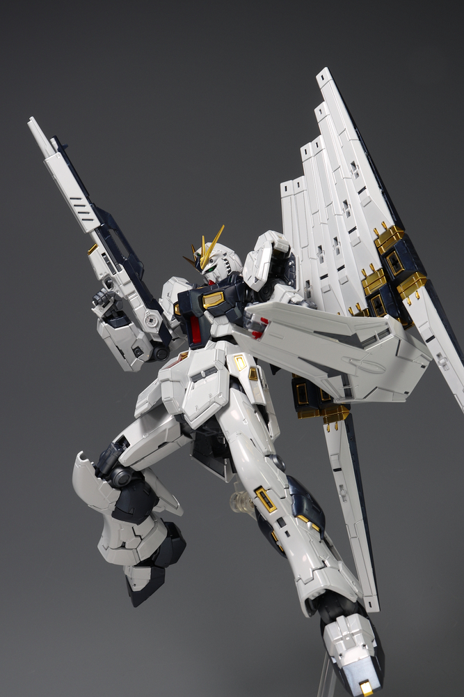 RG ガンダムベース限定 νガンダム[チタニウムフィニッシュ] : デンデロ