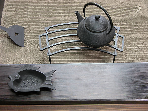 鉄瓶や鍋を置く 瓶台 曲り : 囲炉裏・火鉢・七輪のうんちく － 炭火道
