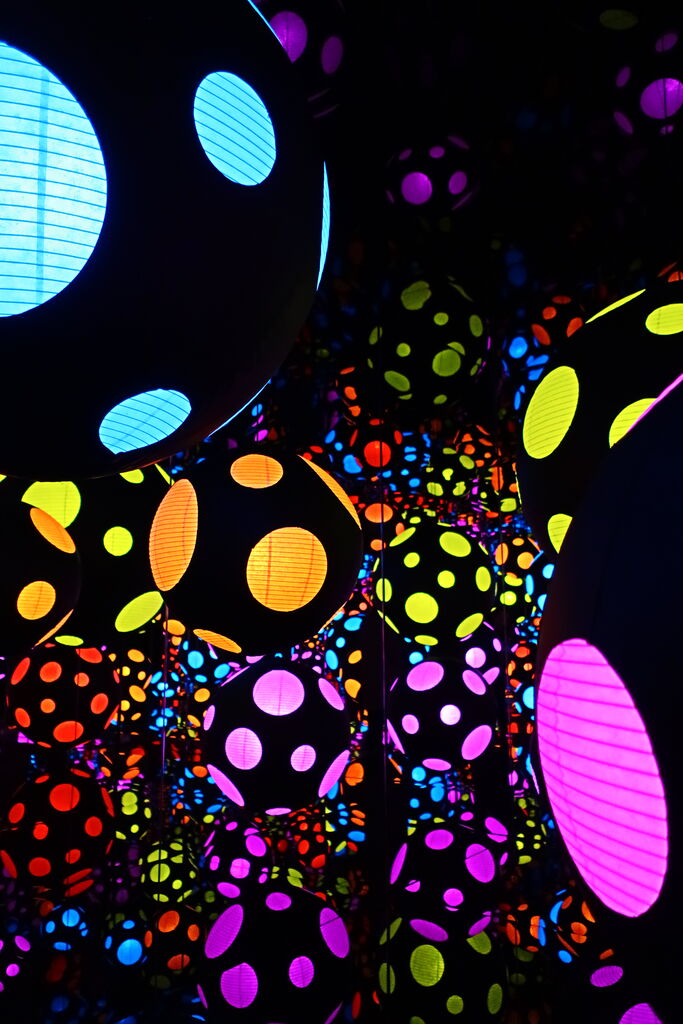 草間彌生の水玉の世界＠クリスタルブリッジズ : 吾閑荘（あかんそう