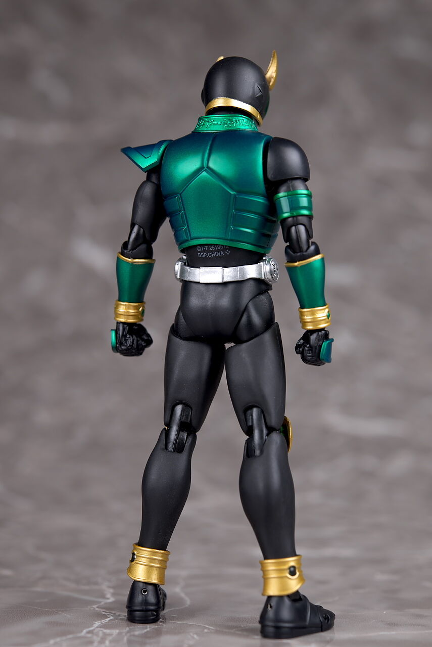 真骨彫 仮面ライダークウガ ペガサスフォーム S.H.フィギュアーツ （真