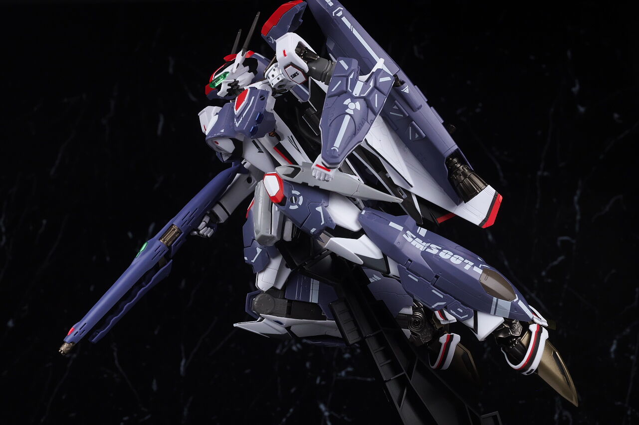 BANDAI DX超合金 VF-25F ス―パ―メサイアバルキリー