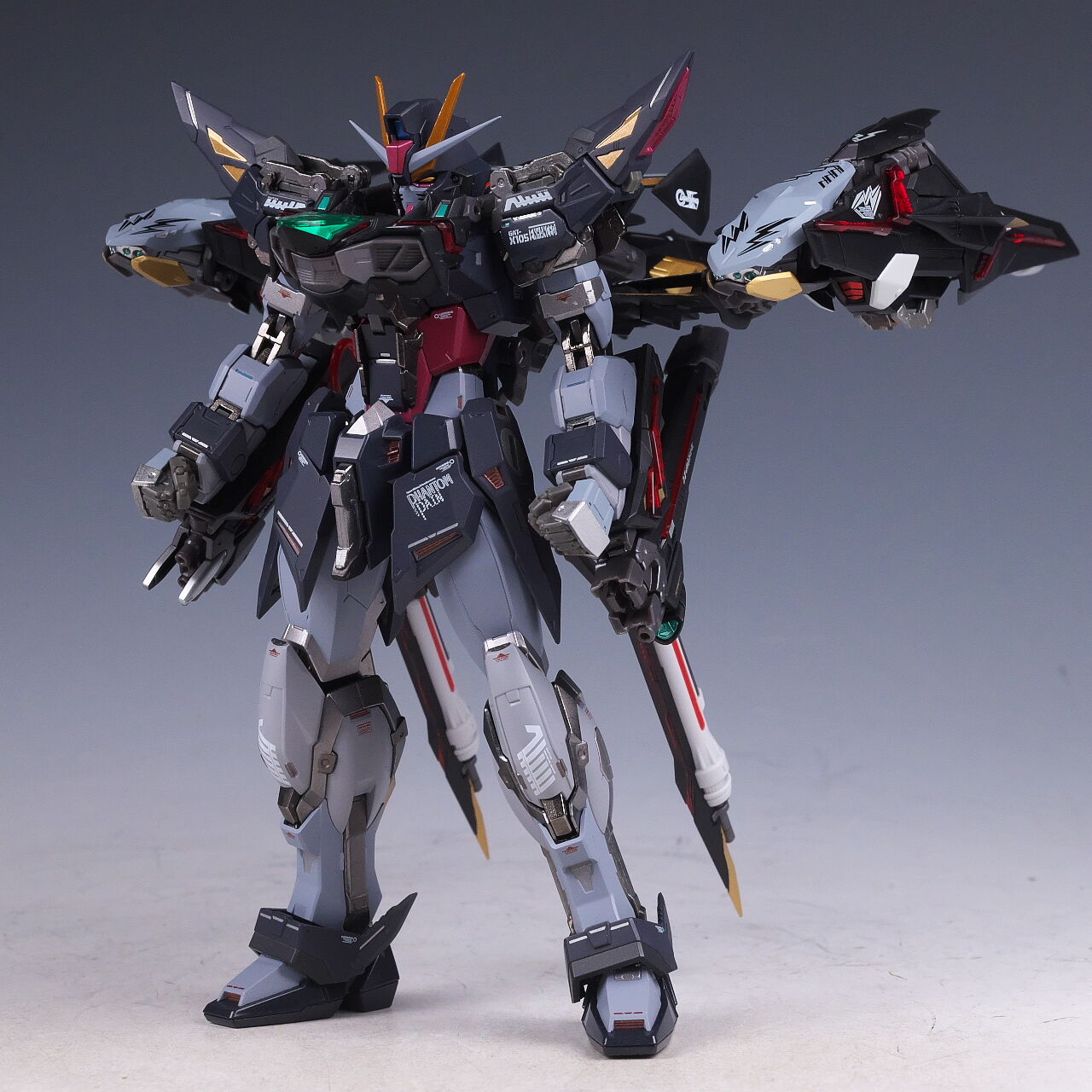 メタルビルド ストライクノワールガンダム & ライトニングストライカー