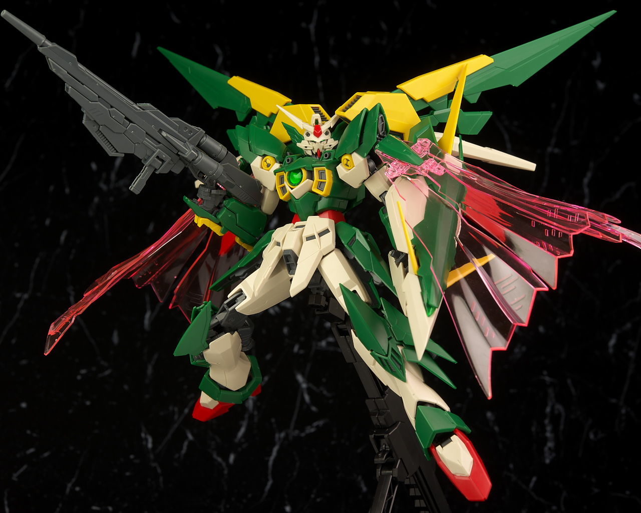MG 1/100 ガンダムフェニーチェリナーシタ 全塗装完成品 1/100 MG