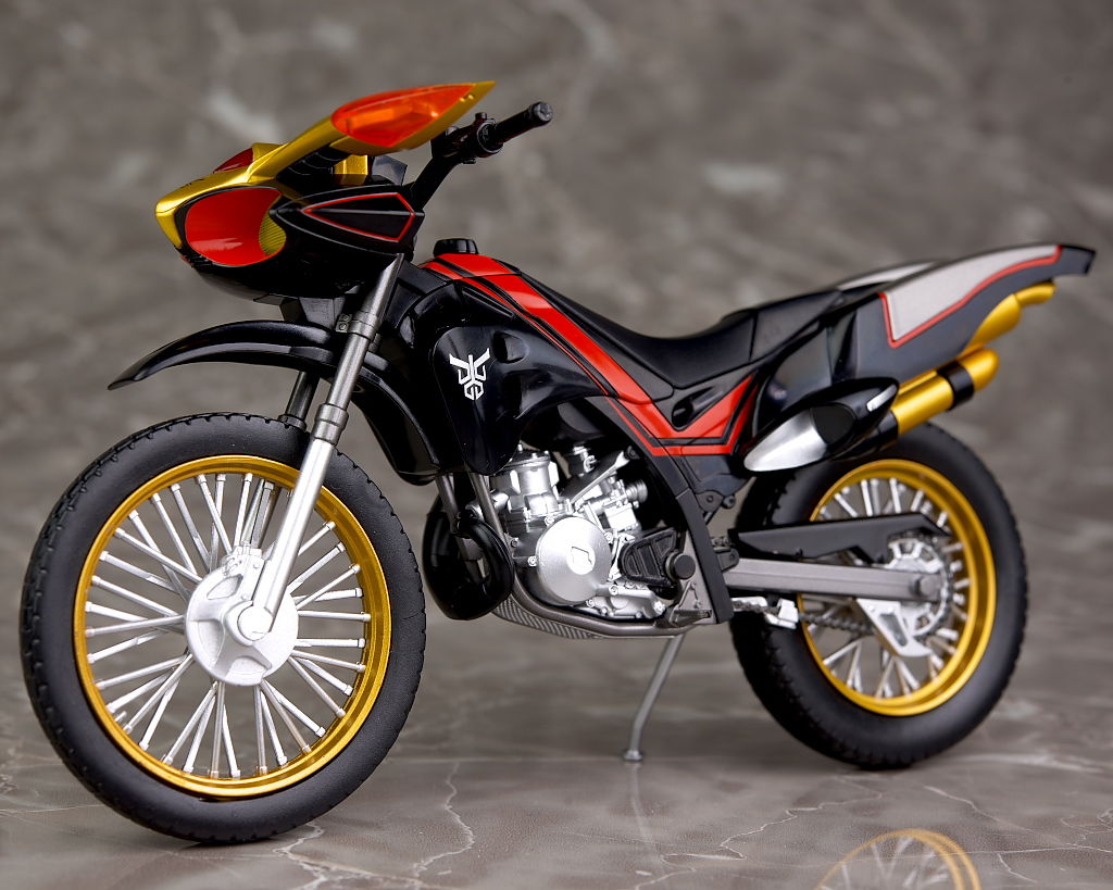 真骨彫 クウガ フィギュアーツ ビートチェイサー2000【中古】 VF7857