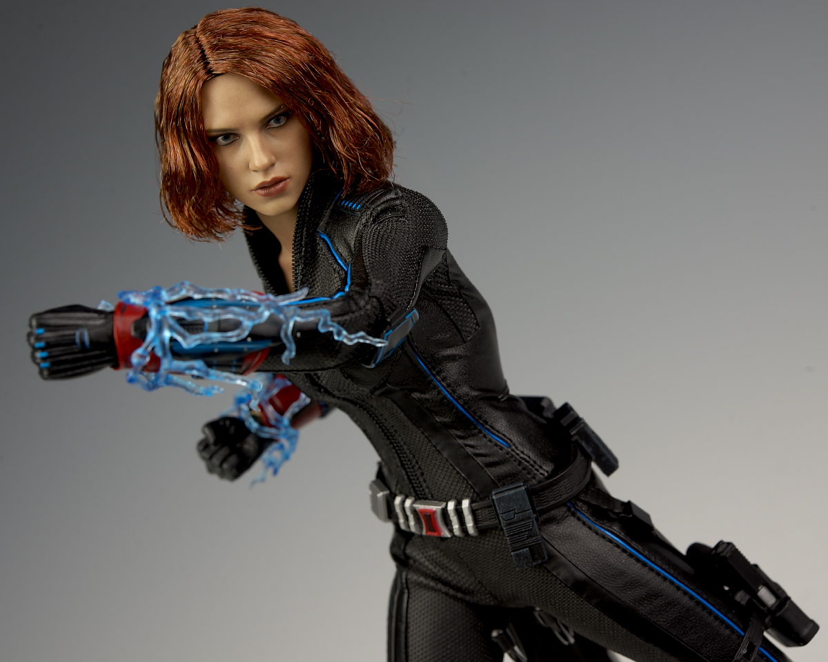 ホットトイズ ブラックウィドウ 妖艶な魅力漂うブラック・ウィドウ