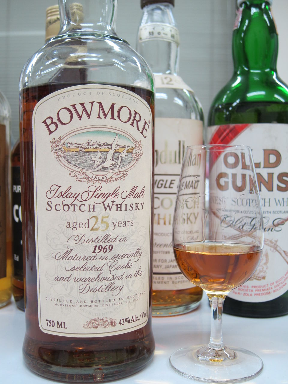 ボウモア 25年 アイラ・シングル・モルト Islay 750ml 空き瓶 ボウモア