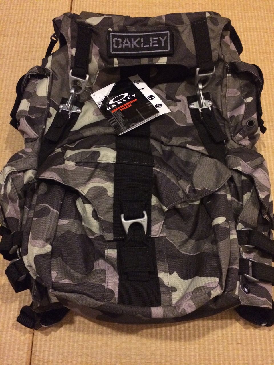 Oakley（オークリー）メカニズムリュック迷彩カモフラバックパック