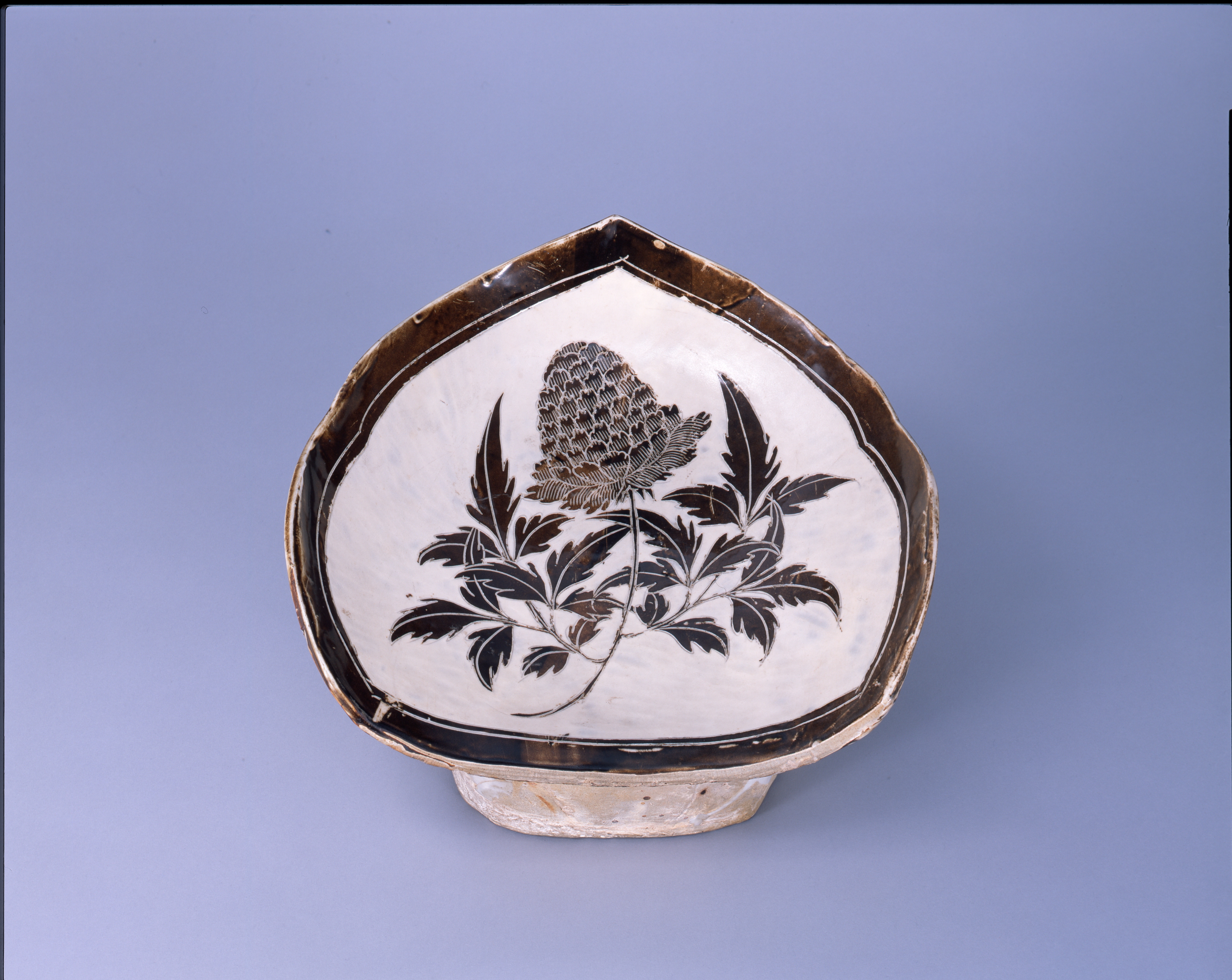 宋時代 白磁 刻龍 鳳