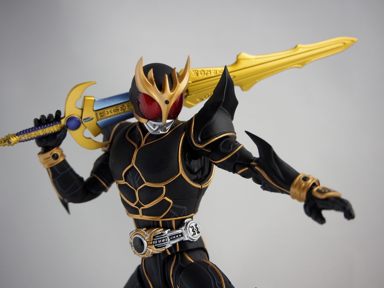 S.H.Figuarts 真骨彫製法 仮面ライダークウガ アルティメットフォーム