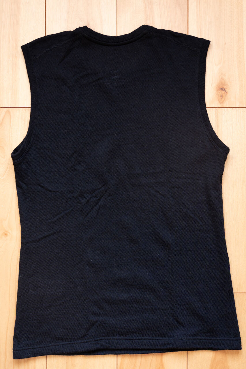 実は誰でも使えるスリーブレス [山と道 DF Mesh Merino Sleeveless