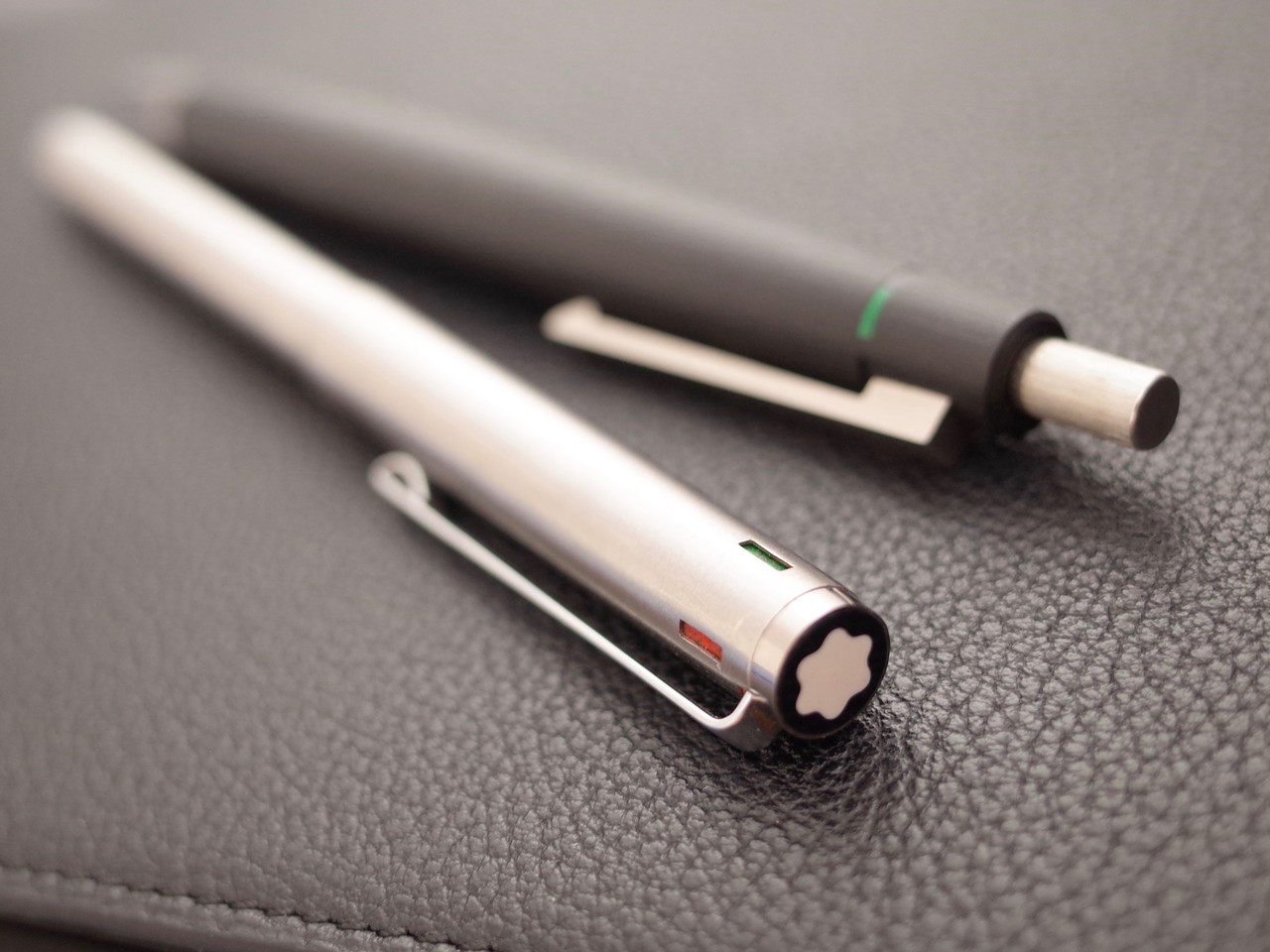 Mont Blanc モンブラン 4色ボールペン