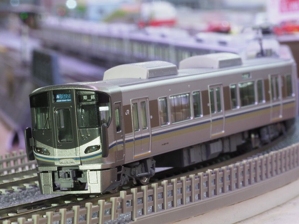 TOMIX 225系100番台・700番台 入線しました : 7畳部屋の鉄道模型