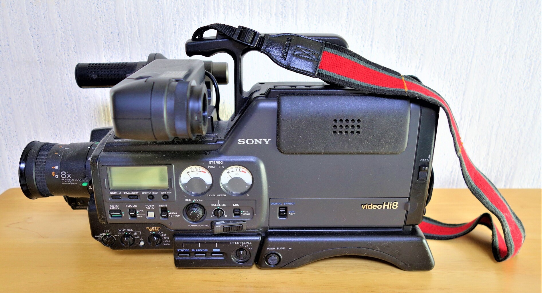 ソニー HDV CCD-F300 video8本体のみ