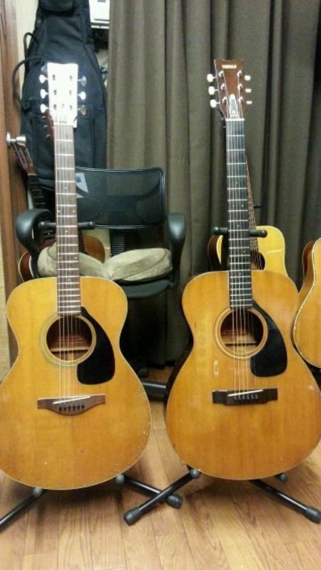 YAMAHAのFG、赤ラベルの謎？！ : 中古楽器屋への道(2） グラスホッパー