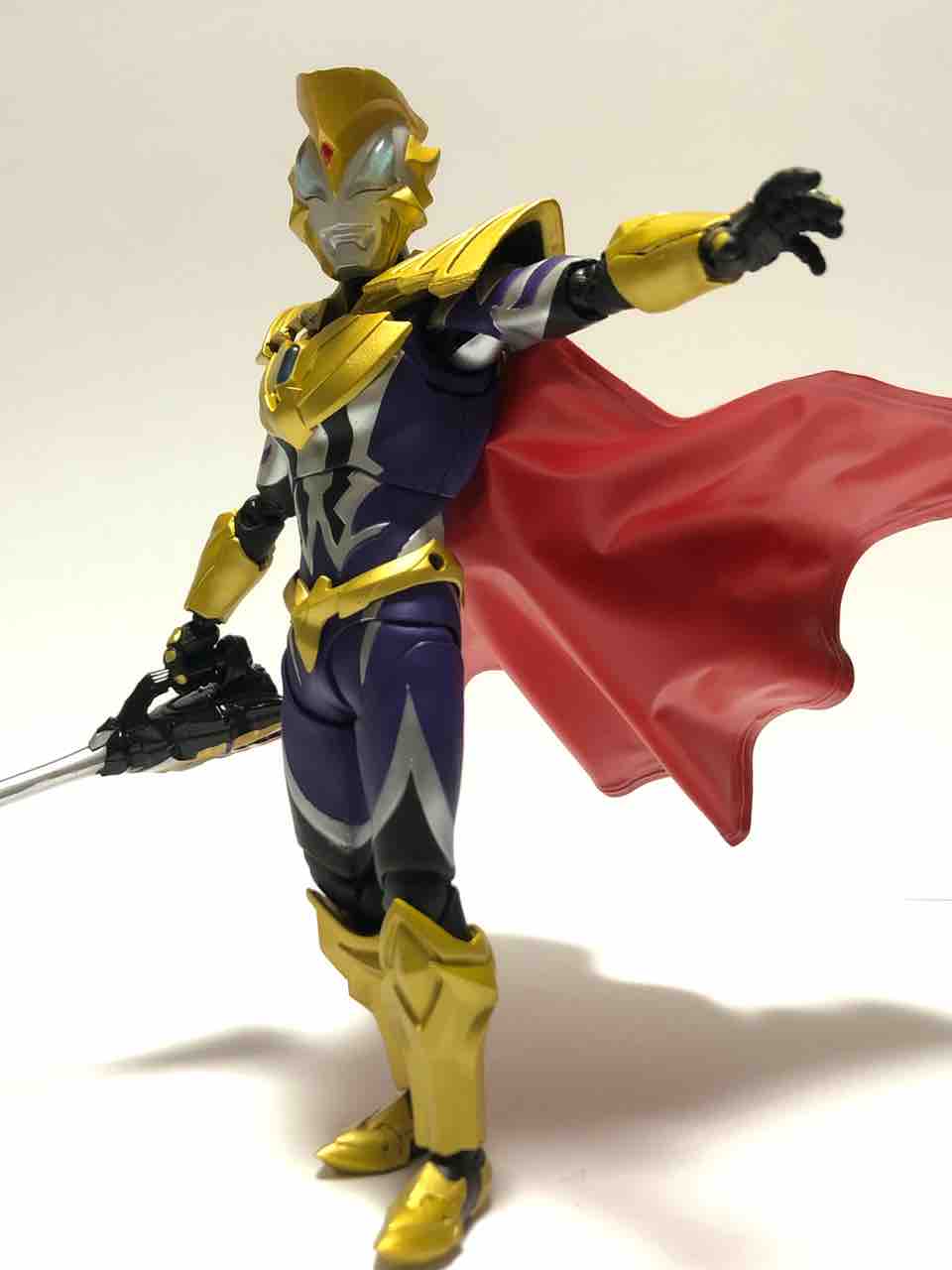 美品】即発送フィギュアーツウルトラマンジード ロイヤルメガマスター