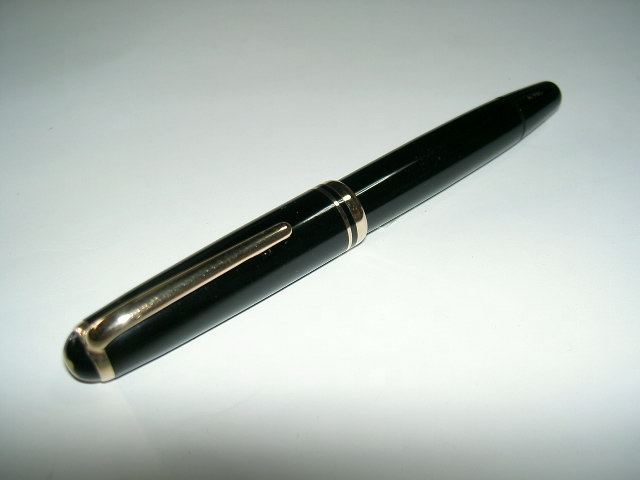 13. 人気者の理由― Montblanc #256 : 万年筆愛好家の棲家