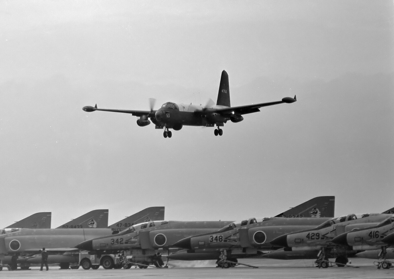 アゴスティーニ 海上自衛隊｜対潜哨戒機 P-2J 海上自衛隊対潜哨戒機