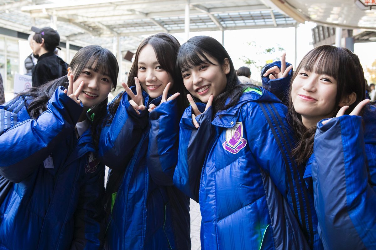 乃木坂ベンチコート