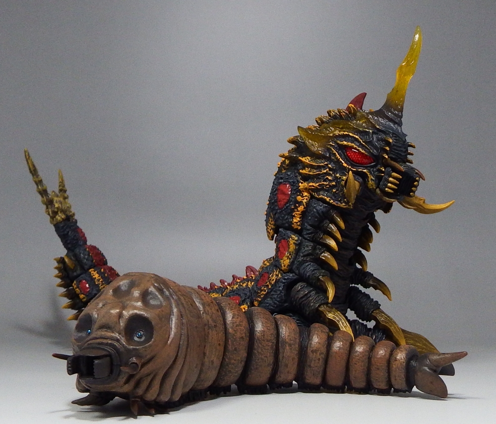 S.H.モンスターアーツ「モスラ幼虫&バトラ幼虫セット」 : 空想玩具シリーズ