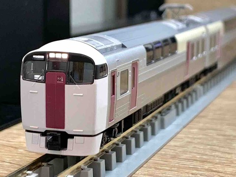 TOMIX 215系が入線!! - れいるのおと