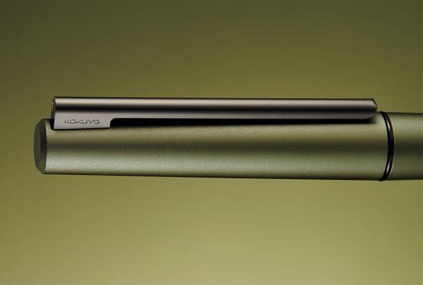 コクヨの高級筆記具ブランド「KOKUYO WP」より2025年限定カラー「深緑