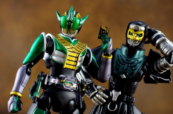 フィギュアーツ 仮面ライダー ビルド ゲンム ゼロノス エデン サウザー