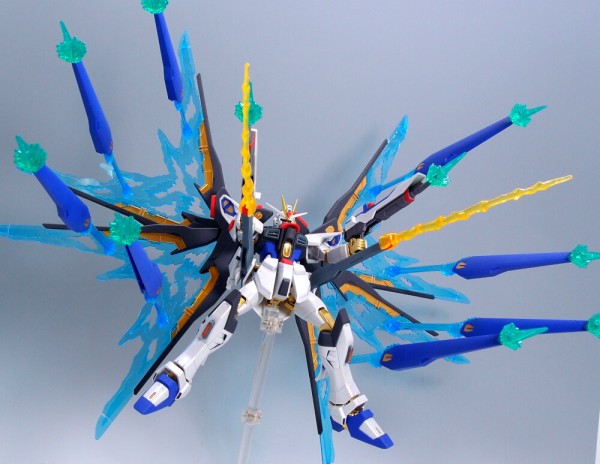 HGCE ストライクフリーダムガンダム 光の翼DXエディション : G-01