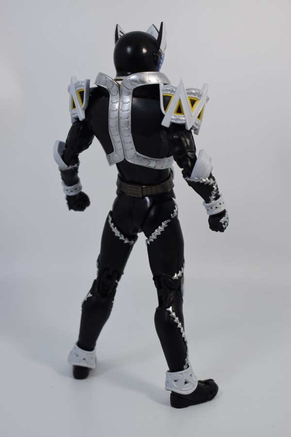 S.H.Figuarts 仮面ライダーサガ（真骨彫製法） レビュー : ハニワの