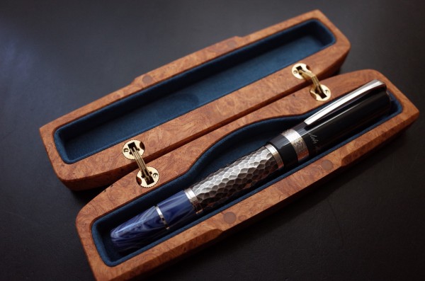 工房 楔花梨瘤の万年筆(PILOTフォルカンk14ペン先付き)