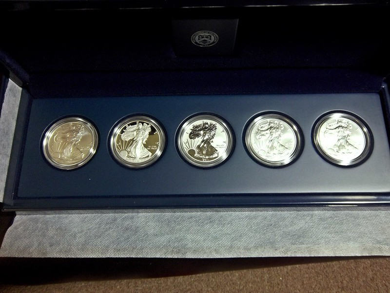 ジ*ト様 2001年9月11日 1オンス純銀 ジ*ト