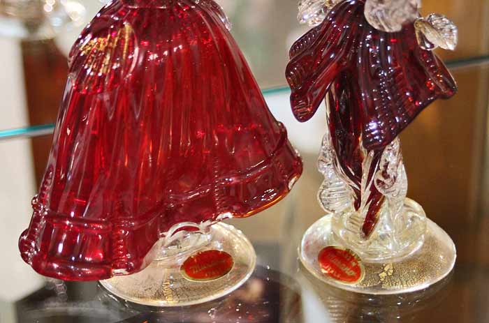 繊細で美しいヴェネチアングラスです。／赤色です 謝恩セール特価