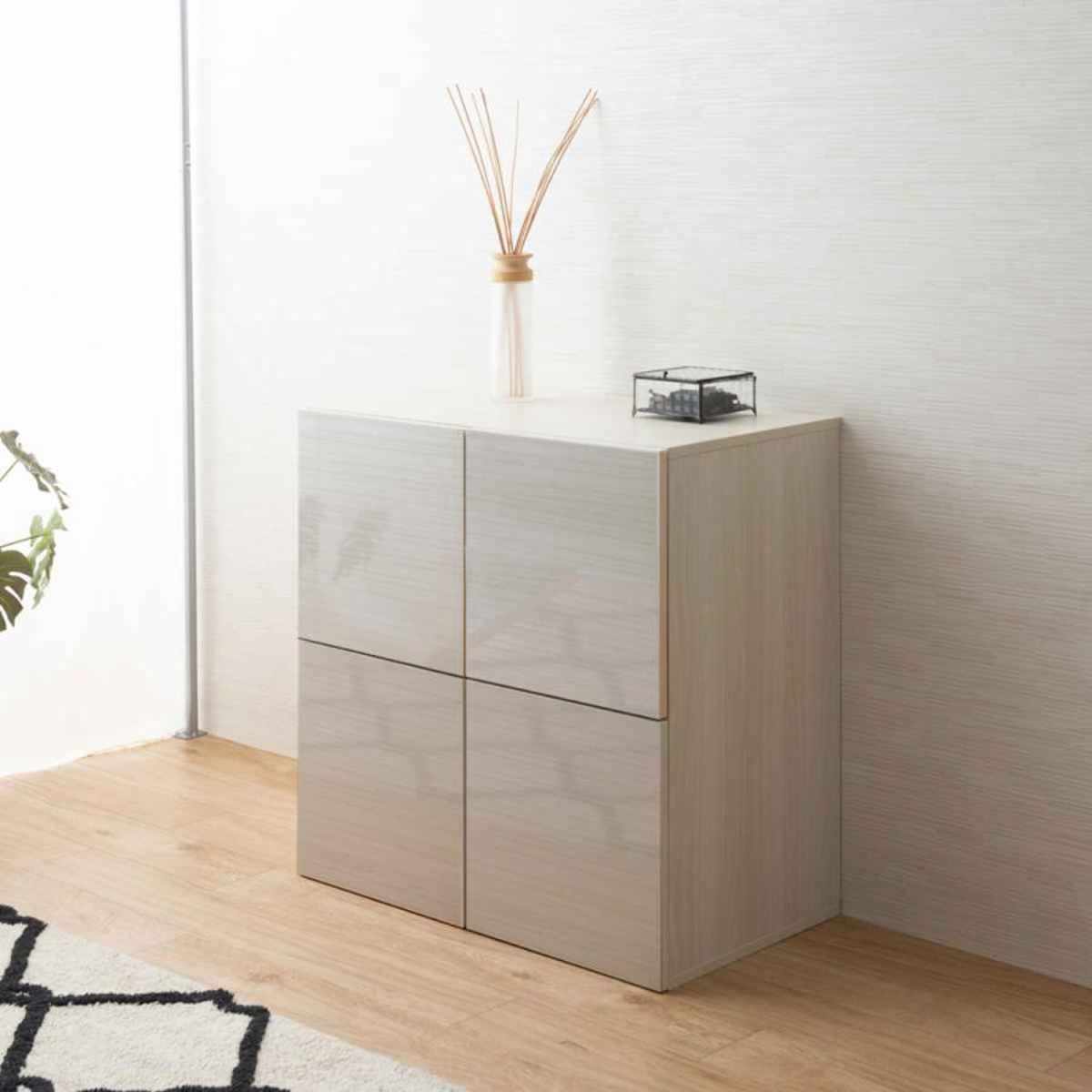 スクエアキャビネット 4枚扉タイプ ハイグロス前板 幅70cm