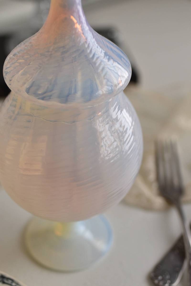 ボンボニエール.オパールセントガラス フランスアンティーク雑貨 蓋