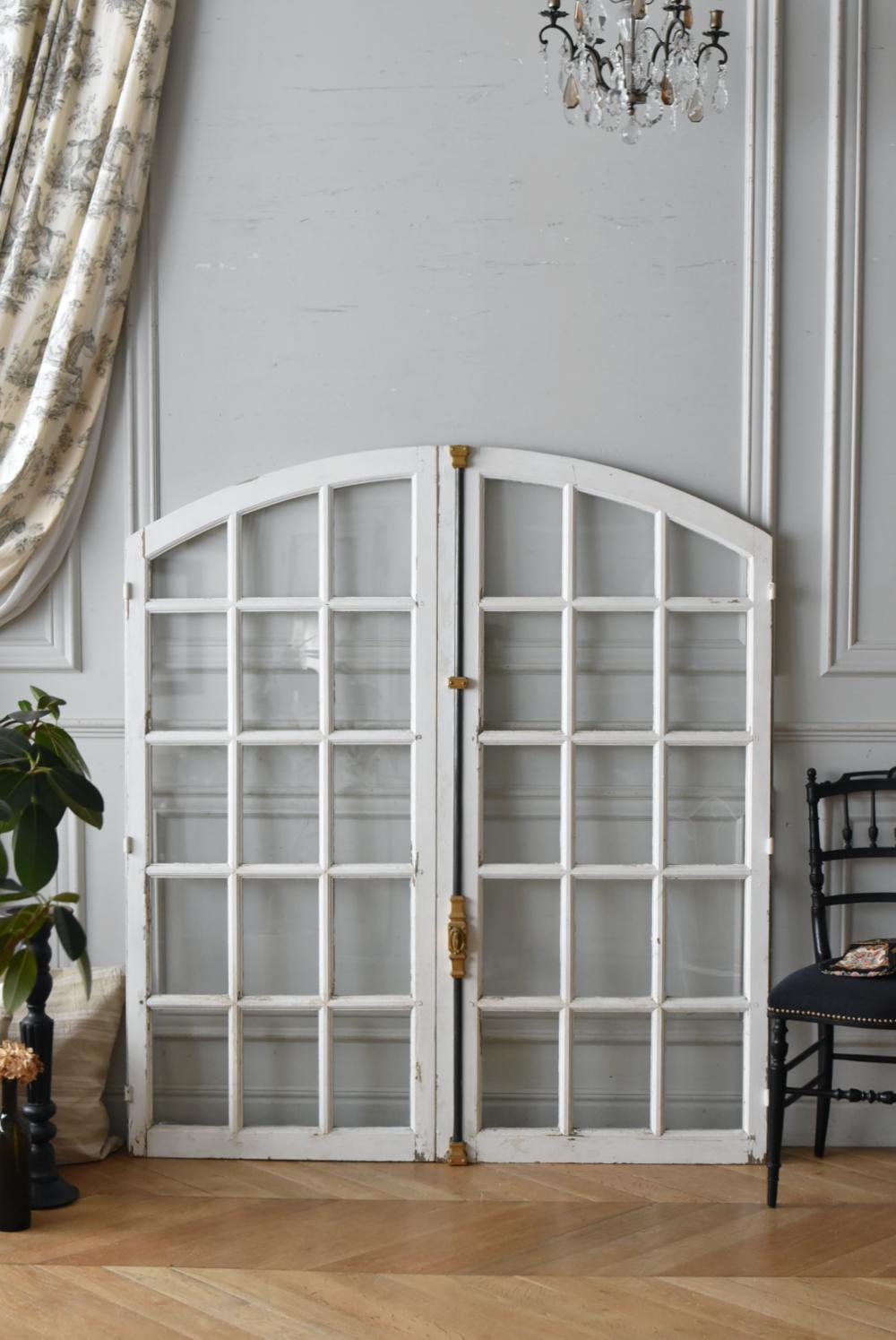 グレモン錠付き窓.2 フランスアンティーク建具 アンティークアーチ窓