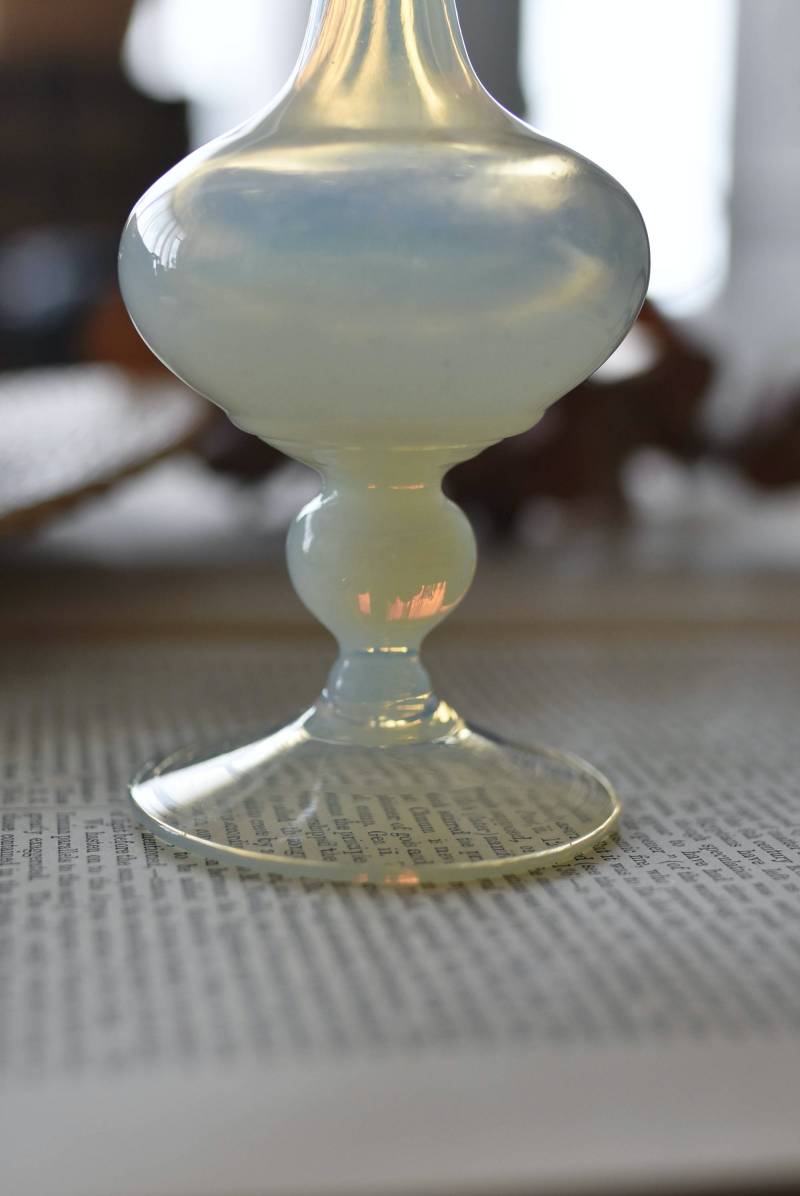 フラワーベース.オパールセント2 アンティーク 花器 ガラス小物