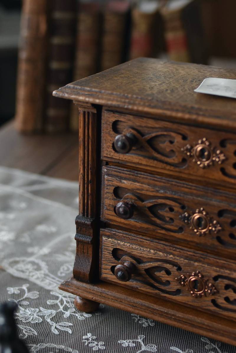 3段ミニチェスト フランスアンティーク家具 ドール用家具 卓上ディスプレイ