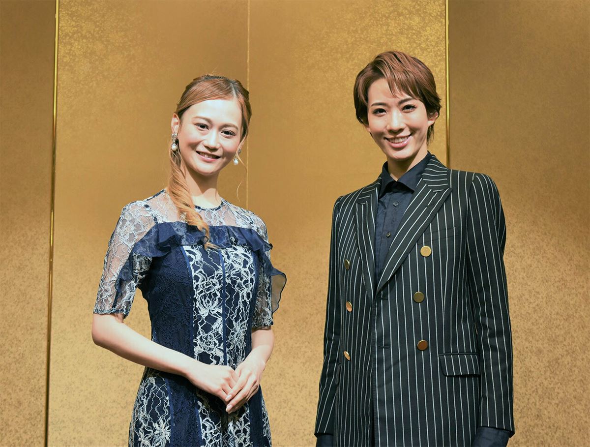 宝塚歌劇花組 博多座公演 ミュージカル『マジシャンの憂鬱』／レヴュー