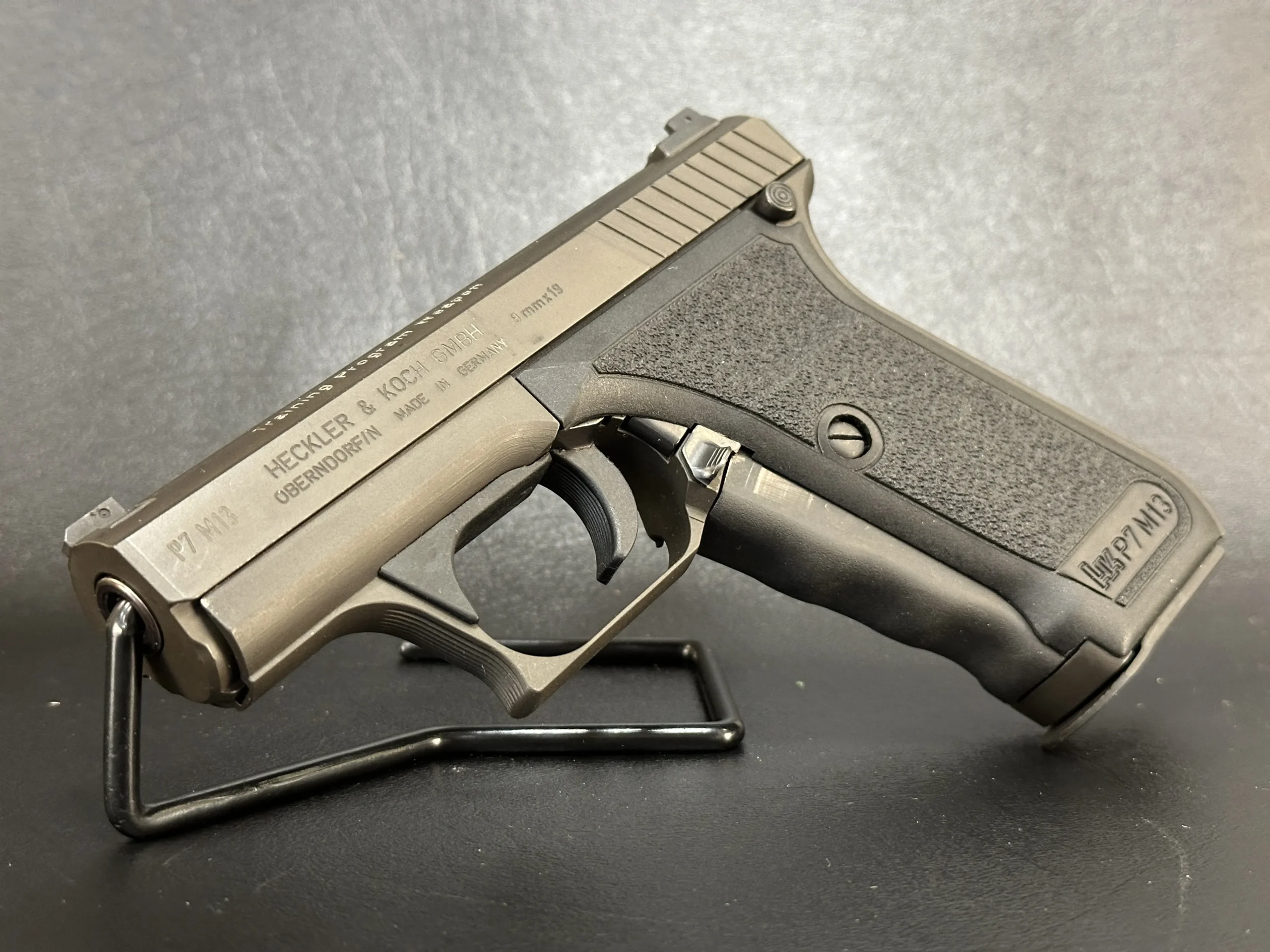 MGC HK P7 M13 モデルガン HECKLER & KOCH P7M13 hqdefault.jpg