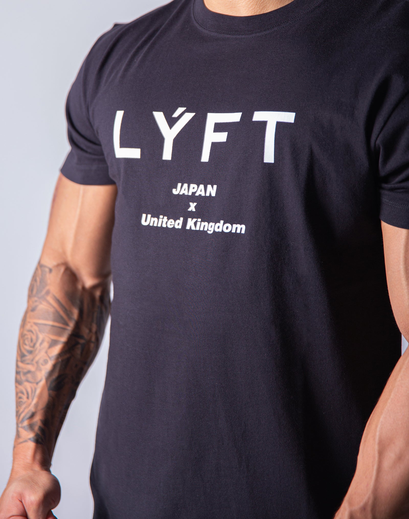 新品】LÝFT ロゴ T-SHIRTS T-シャツ ノースリーブ ブラック 新品】LÝFT
