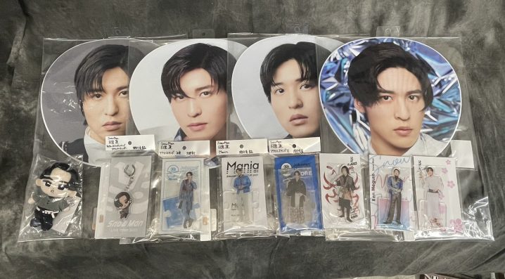 □SnowMan目黒蓮くんを始めとした人気男性アイドルグッズ店頭に多数